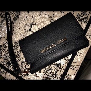 Michael Kors Black IPhone 5 Wrislet/Wallet